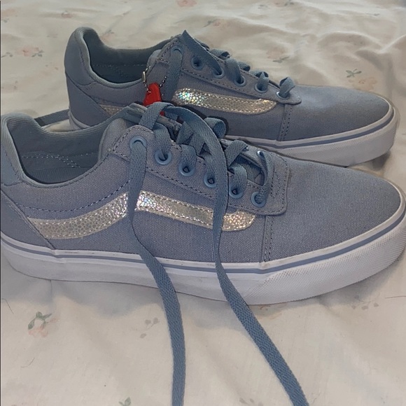 Vans! - Picture 2 of 8